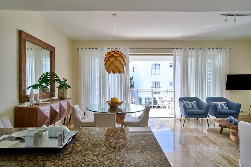 Luxury Beach Condo With Ocean Views Bh-302