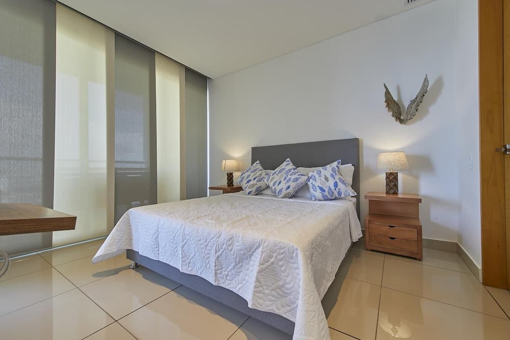 Stylish 1BR Apartment w Balcony Amazing View