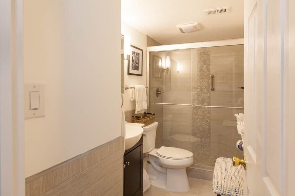 John's Dolphin Way Condo