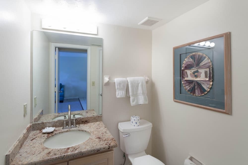 Tad's Santa Maria Harbour Resort Condo