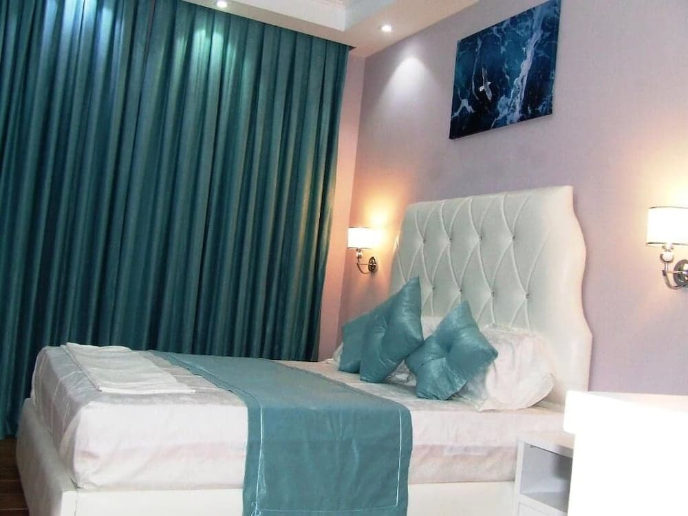 Apartments Flower Residence