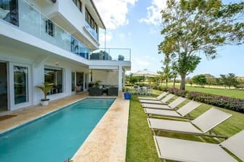 Private Villa with Pool and Golf Cart