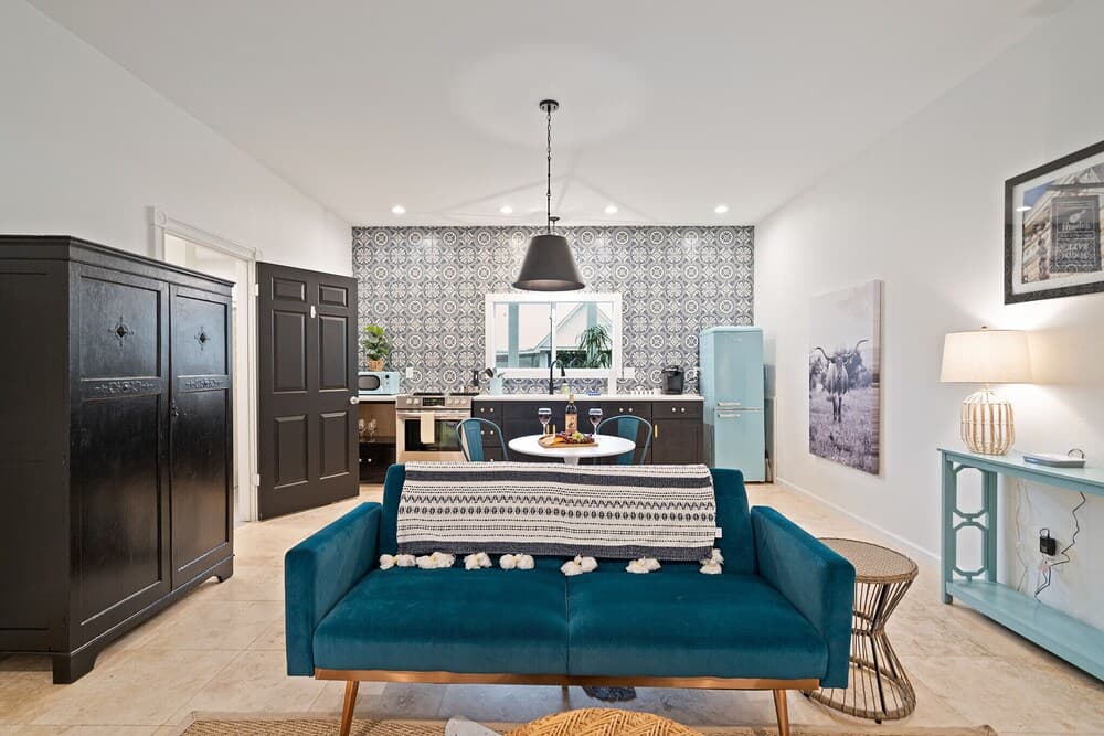 Luxury Home With Firepit Just 1mi to Arrowhead Vineyard