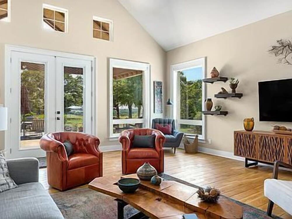 Luxury Home With New Pool! - Overlooking Vineyard!