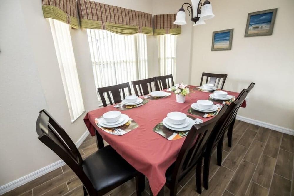 Kevin's Highgate Park Vacation Home