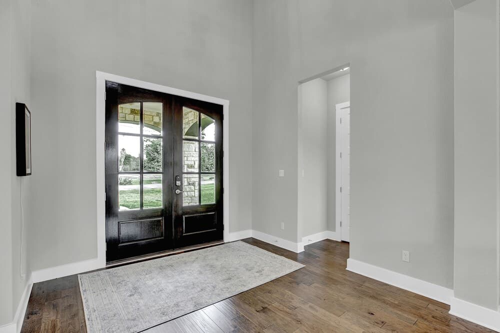 Stunning Luxury Lake Home With Waterfront & Dock!