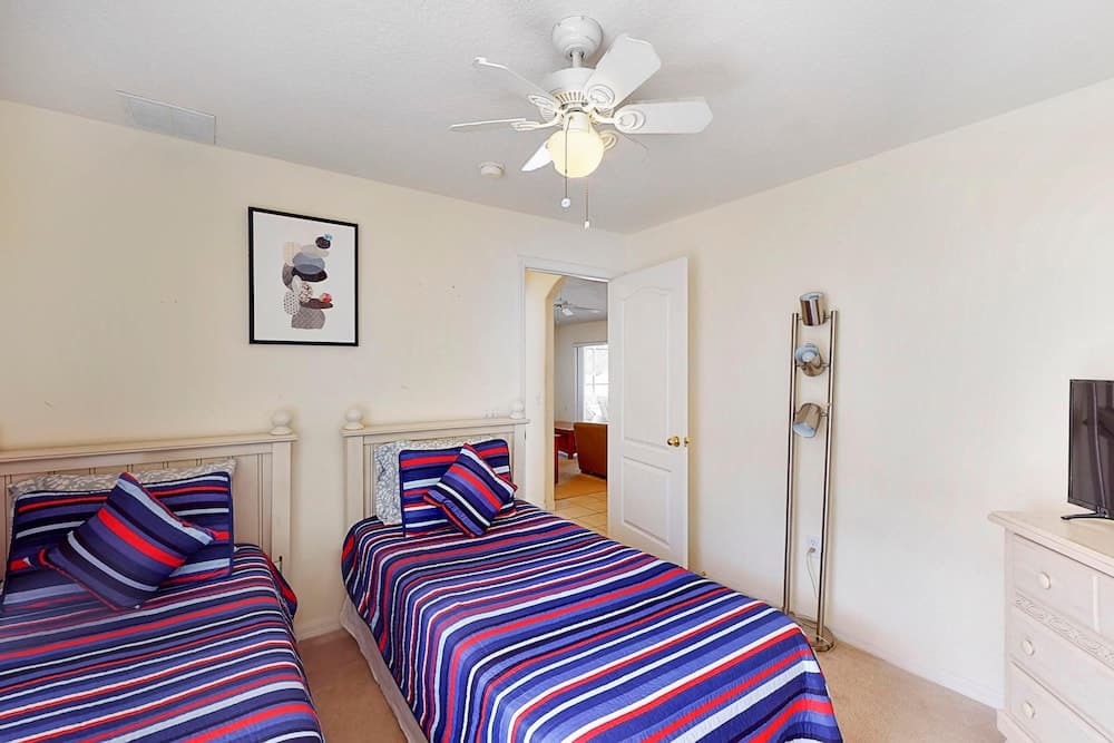 Peter and Gillian's Tuscan Ridge Vacation Home