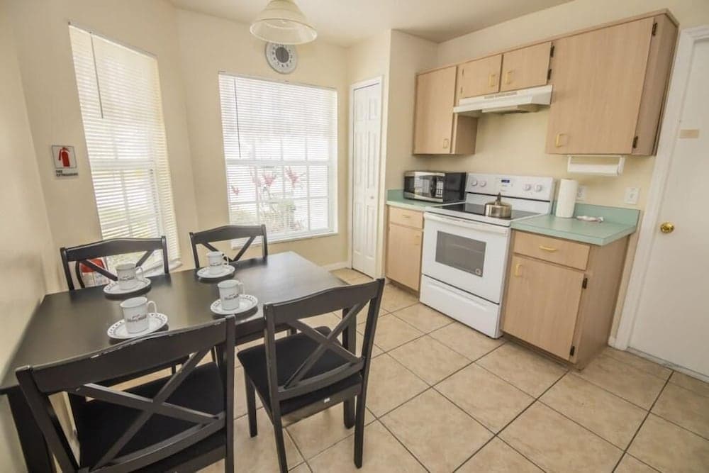 Peter's Creekside Vacation Home