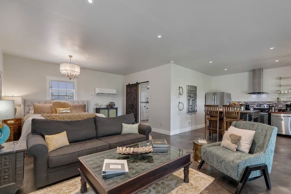 Luxury Studio W/hot Tub&grill