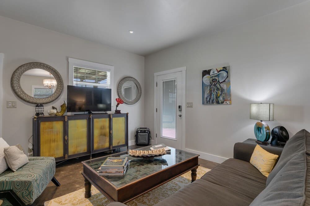 Luxury Studio W/hot Tub&grill