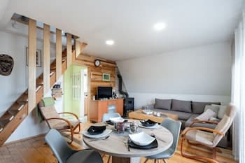 Pool&sauna House Apati on Danube