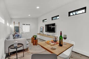 New! Stunning Modern Luxury Rental Steps to Main!