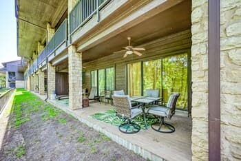New! Luxurious Riverfront Condo Just 1 Blk to Schlitterbahn!