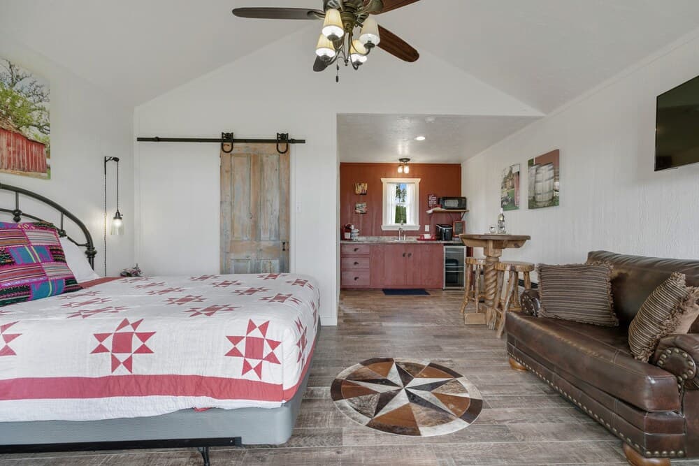 Stunning Cabin W/hot-tub and Gorgeous Ranch Views