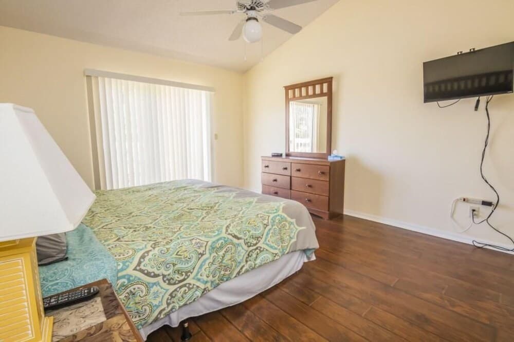 Lora's Sweetwater Club Condo