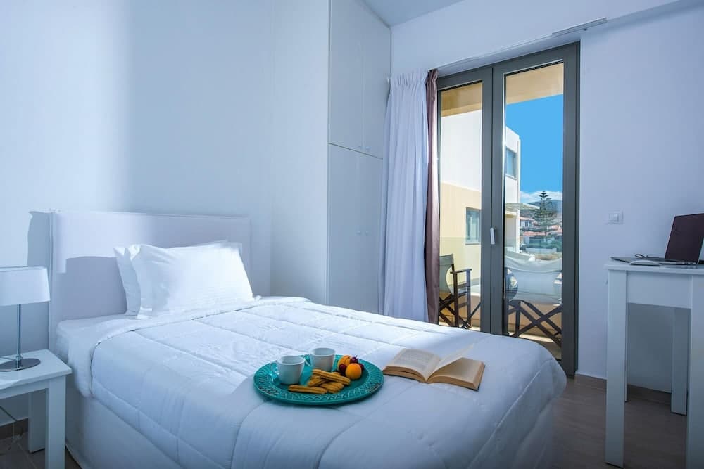 Villa Perseides by Enorme