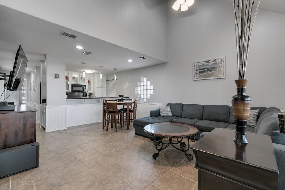 New! Stunning House w/ Pool & 1 Block From Beach!