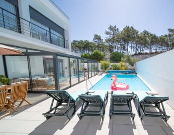 Charming 4-bed House in Nazare With Pool