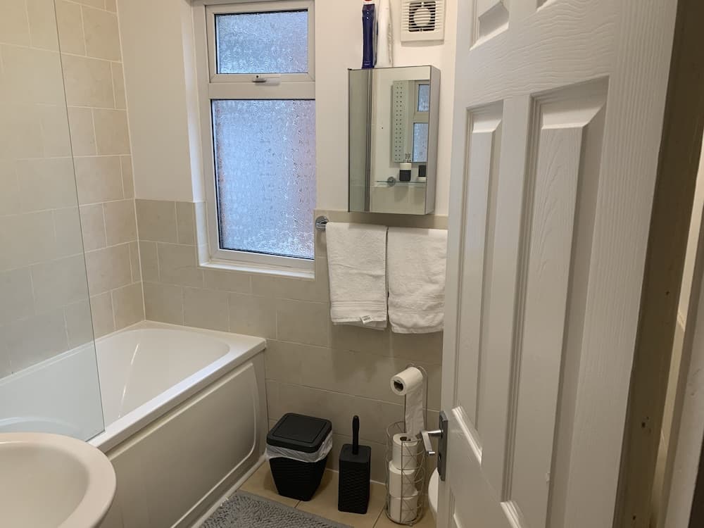 House - Sleeps7 - Garden - Parking - Station Close