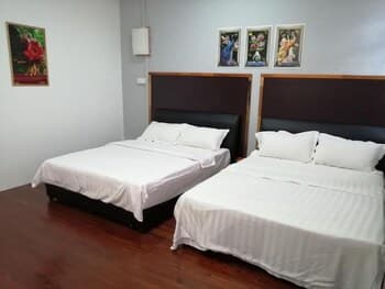 Comfortable Family Room for 4 People in Kuching With Ac - Amida Point Services