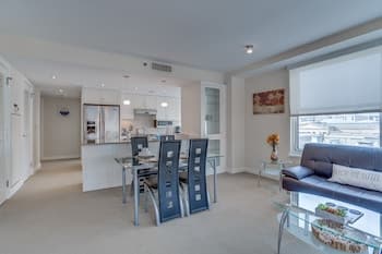 2 Bedroom Fully Furnished Apartment in Downtown Washington 2 Apts by Redawning