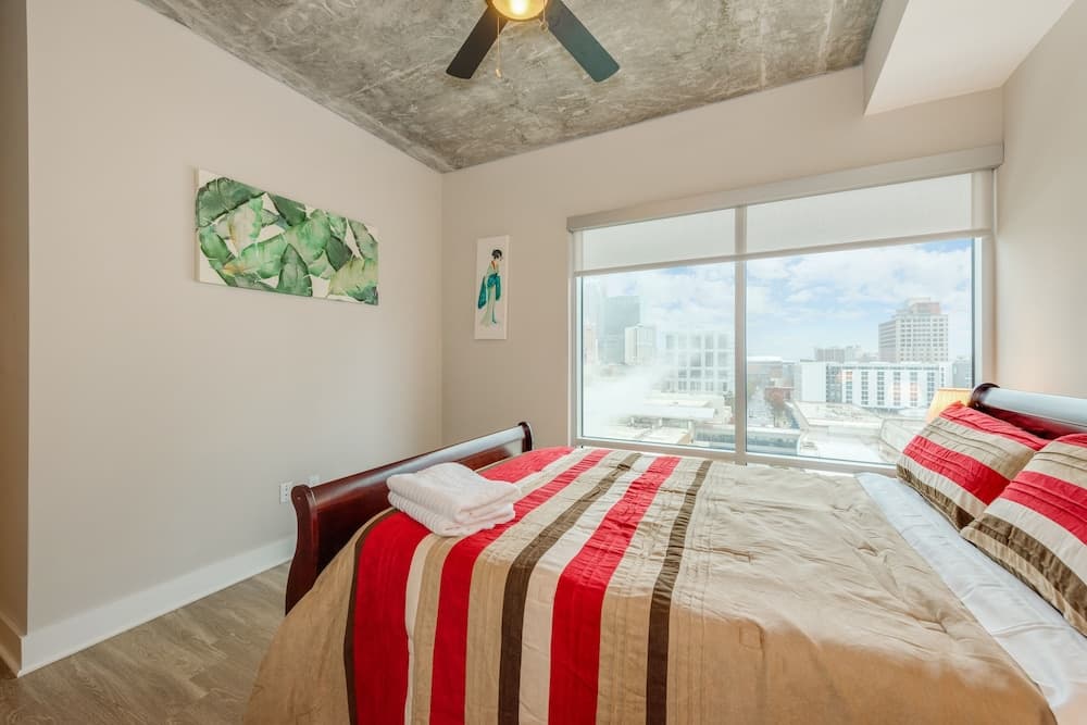 2br Apartment Near Convention Center - No Balcony 2 Bedroom Apts by RedAwning