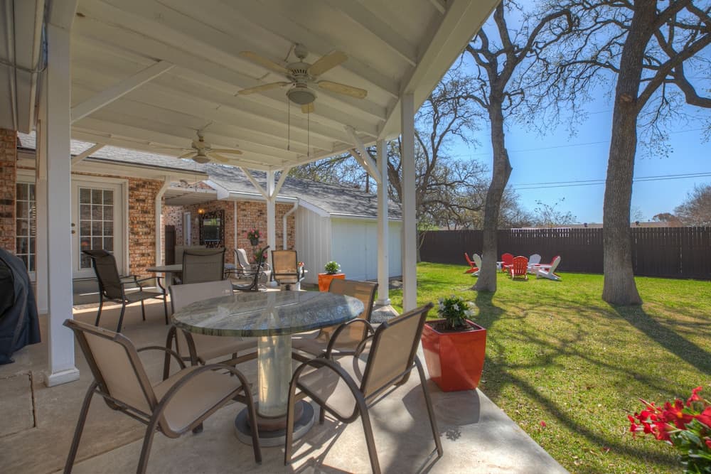 New! Stunning Home W/firepit&grill