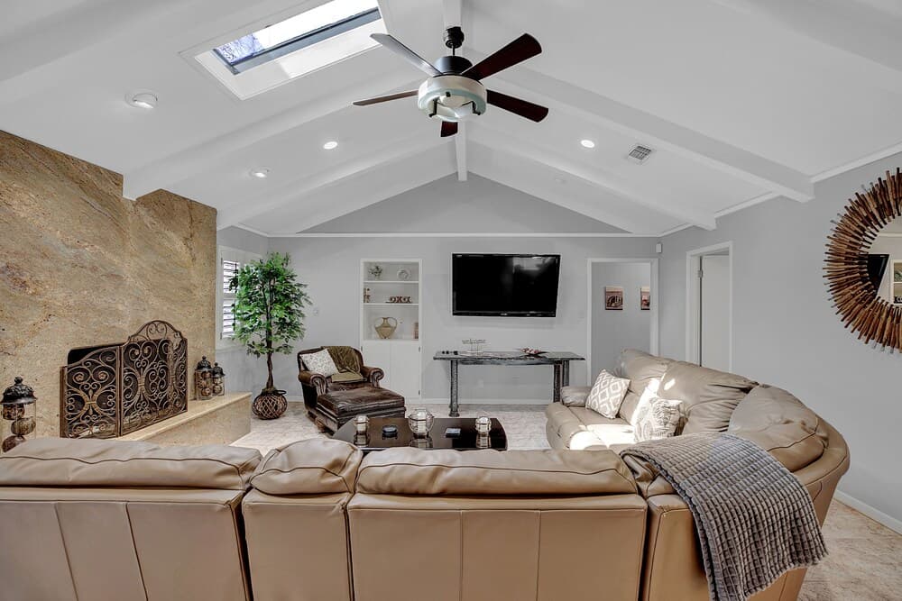 New! Stunning Home W/firepit&grill