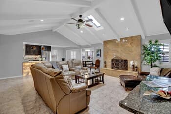 Stunning Home W/firepit&grill