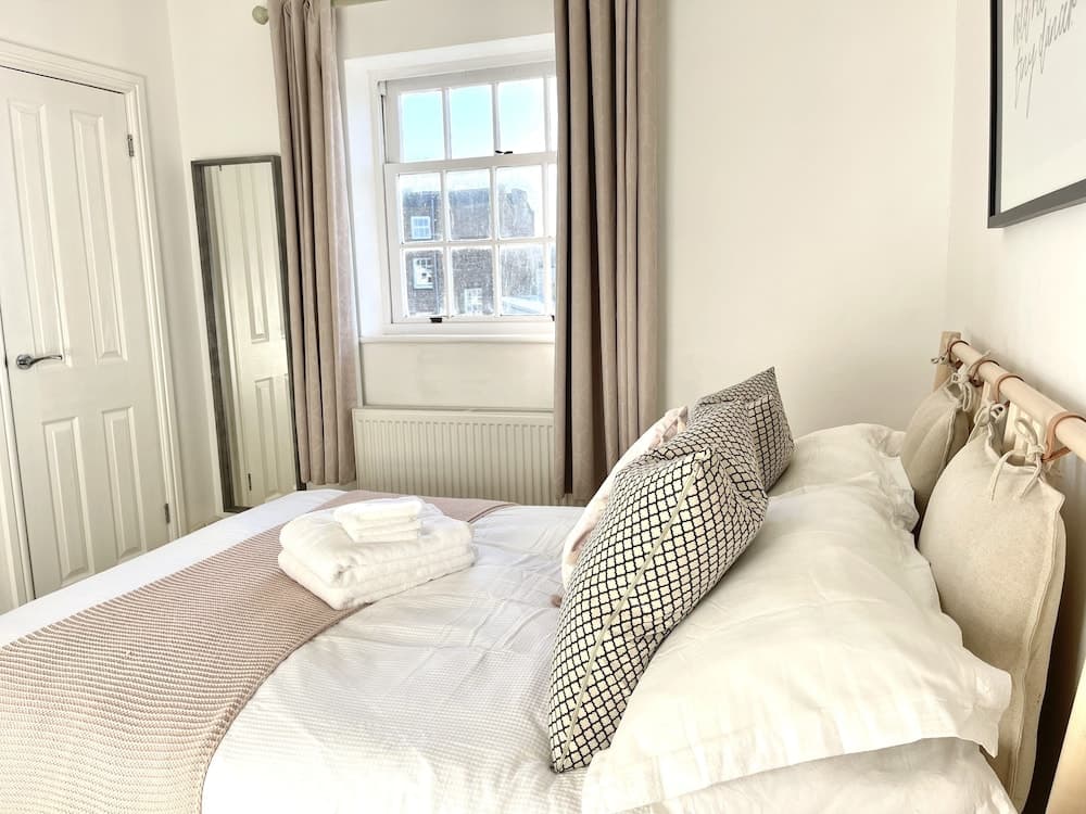 AM Living - Cheltenham Town Centre - St Georges Square