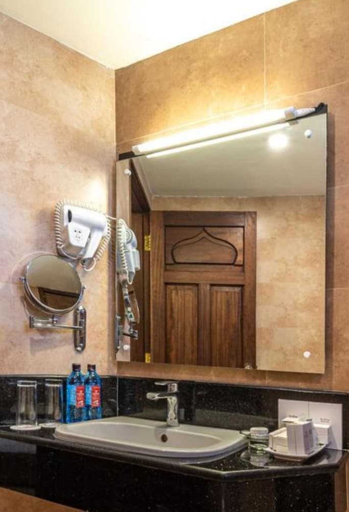 Prideinn Mombasa City Superior Single Room 1