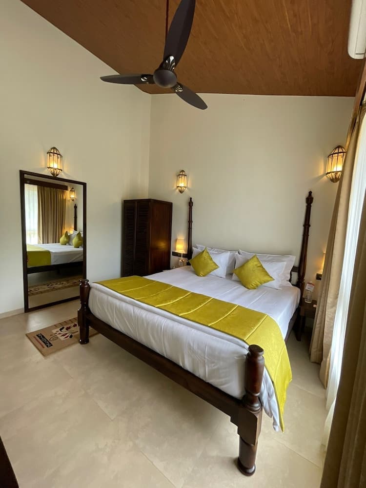 Mastiff Grand La Villae Resort