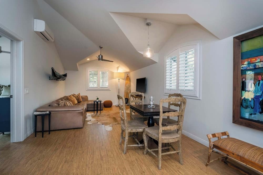 Chic Casita - Walk to Beach