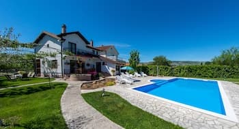 Frida Luxury Beachfront Villa