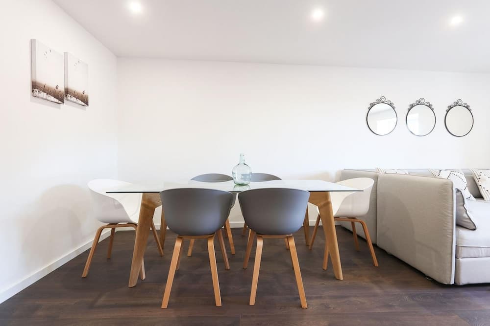 Benfica Apartments III by Homing