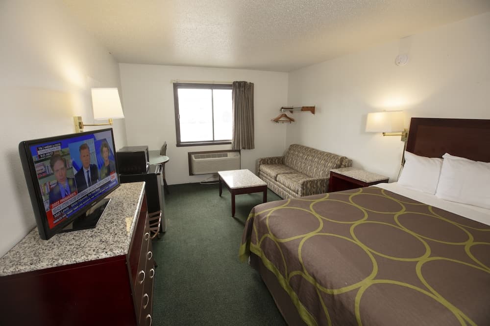 Bison Inn and Suites
