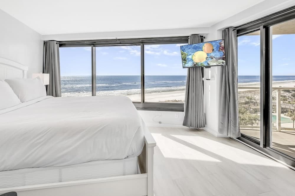 Beachside Two 4260 Flr6 2BR 2BA 8