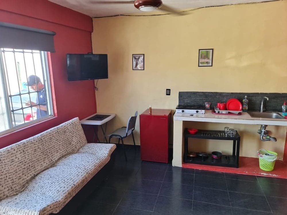 Super Cheap Loft Style Apartment in Merida Wifi Smartv