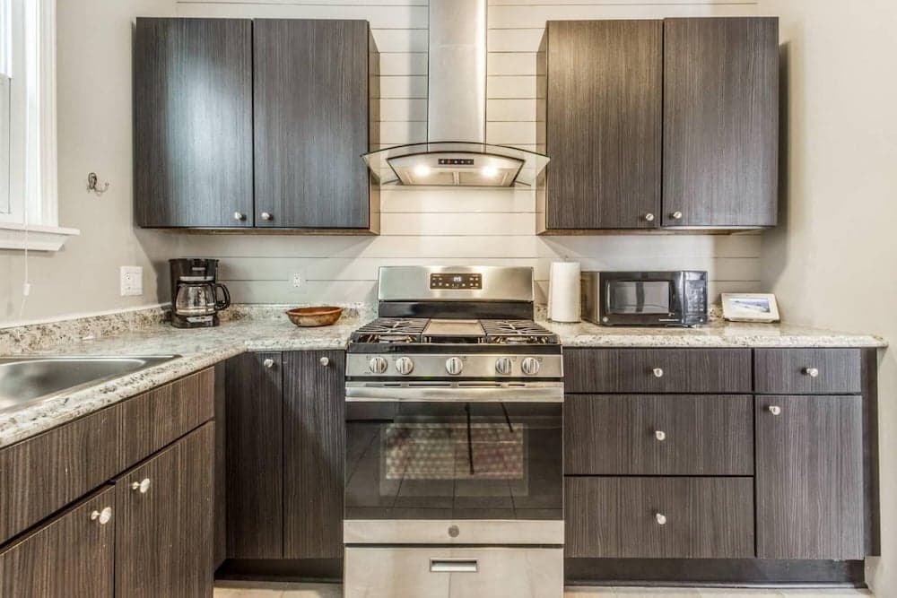 Great 6 Bedroom Peaceful Family Retreat