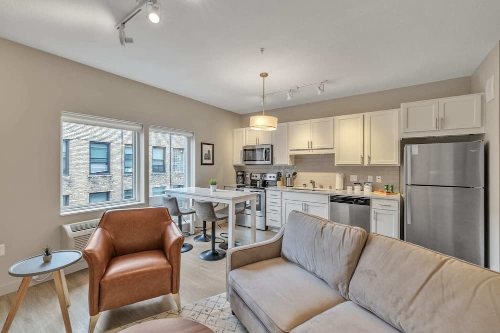 Comfortable 1BD Vector Suite With 95 Walkscore