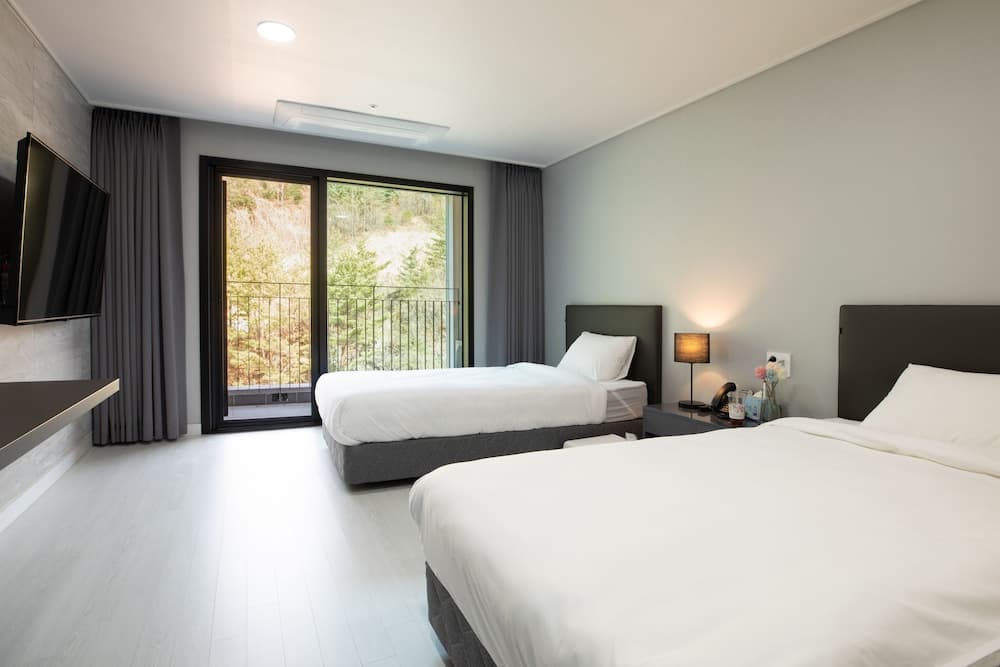 MIAMI Jeongseon Hotel