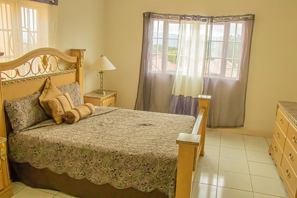 HOLIDAYS AT MANGO WALK COUNTRY CLUB