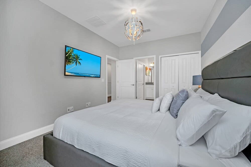 Vibrant Townhome w/ Private Pool, Near Disney!