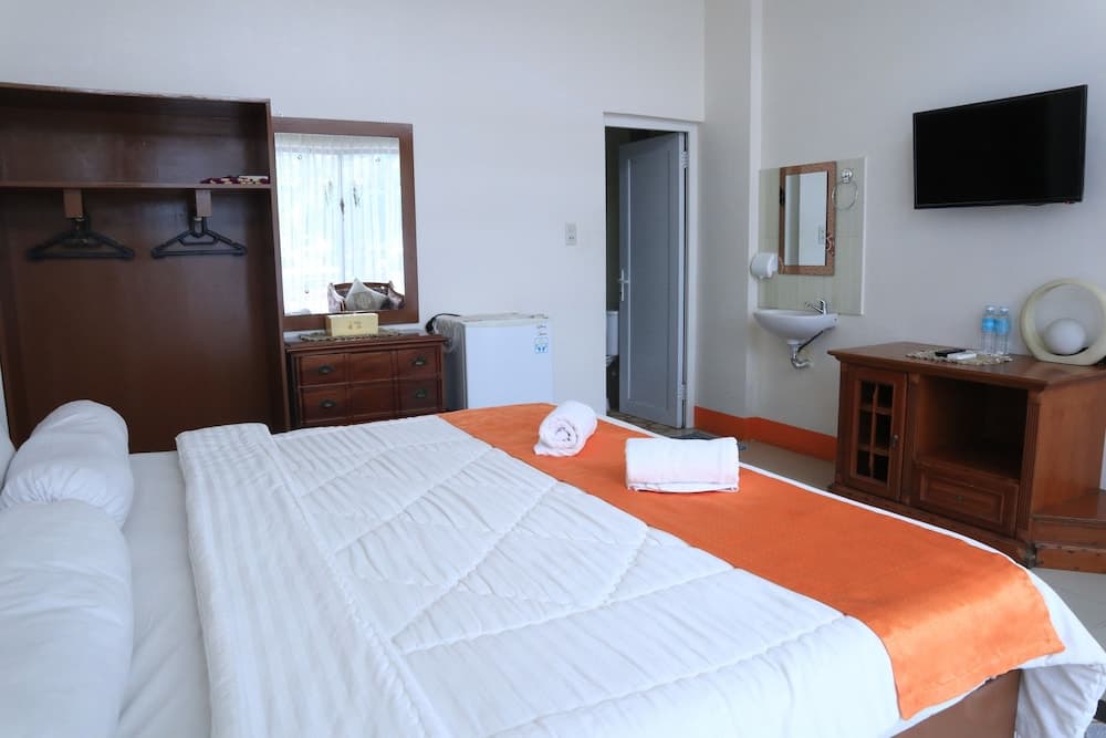 MY Rooms POMA Hotel Stay n Dine