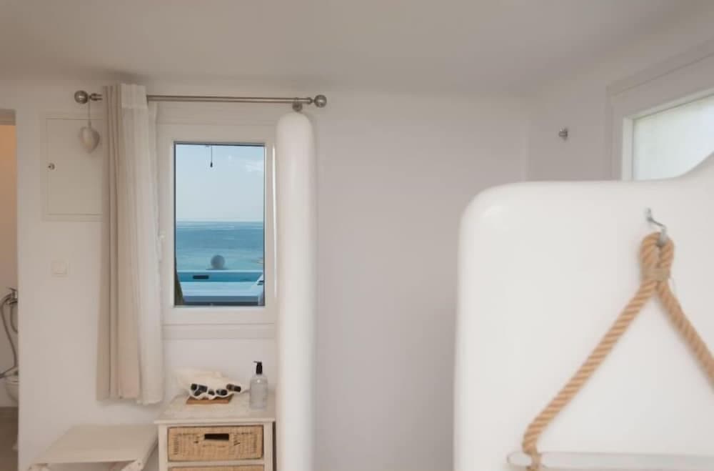 Evilia Mykonian Villa with Jaccuzi