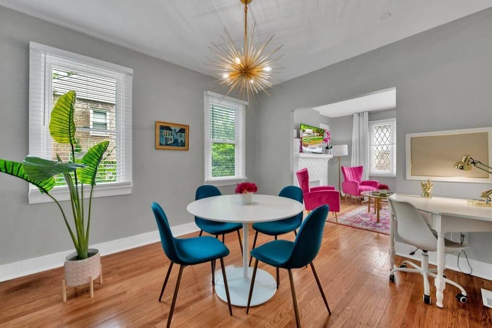 Stunning Apartment Near Palmer Park Free Parking