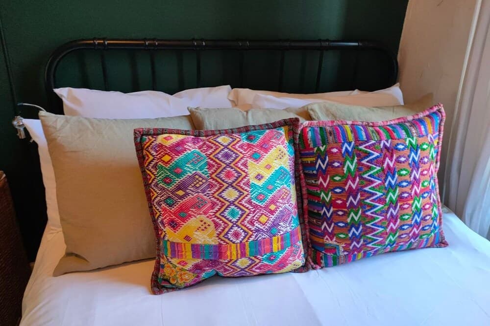 Modern and Jazzy 2 Bedroom House in Edinburgh