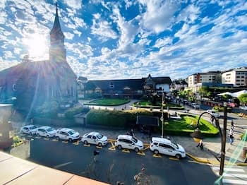 Vista ESPETACULAR ao lado da RUA COBERTA