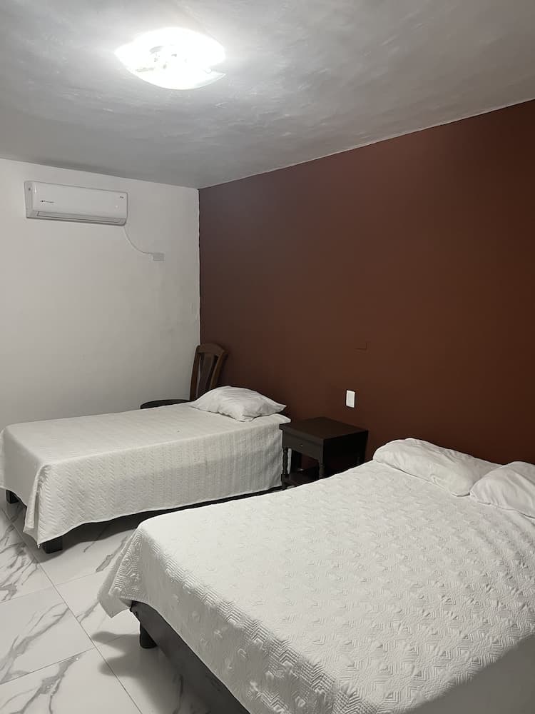 Hotel & Suites Hacienda Santa Maria