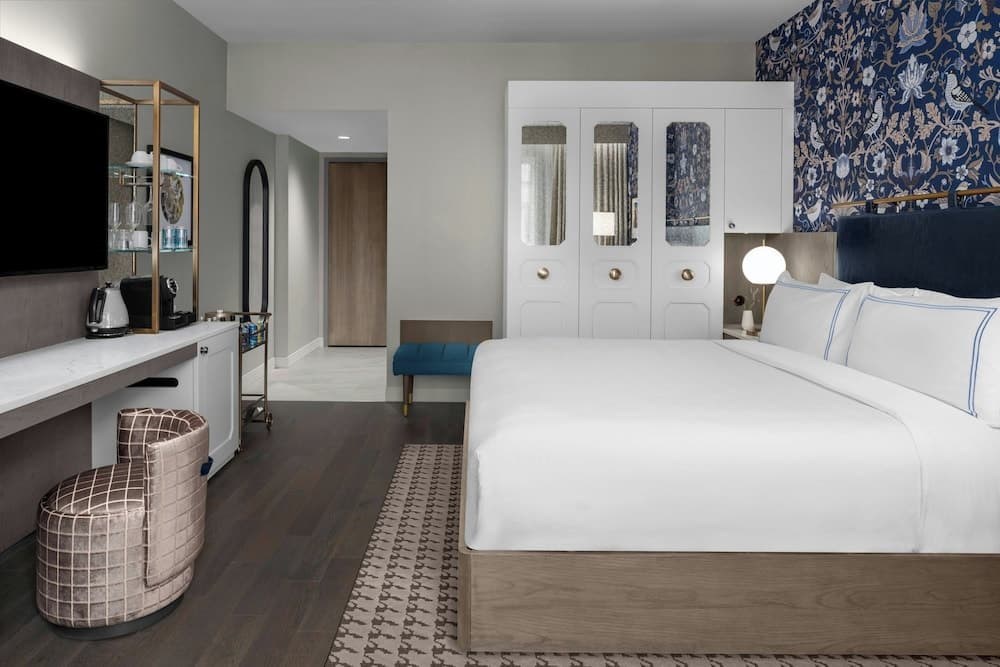 The Dorian, Autograph Collection